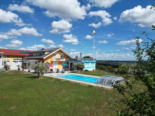 Feriendomizil Schleich im Thermenland — hotel in Bad Gleichenberg