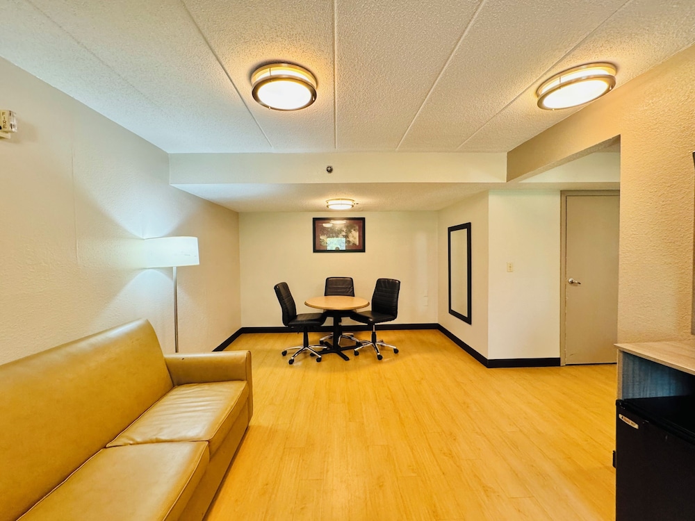 Red Roof Inn Milford New Haven - photo 12