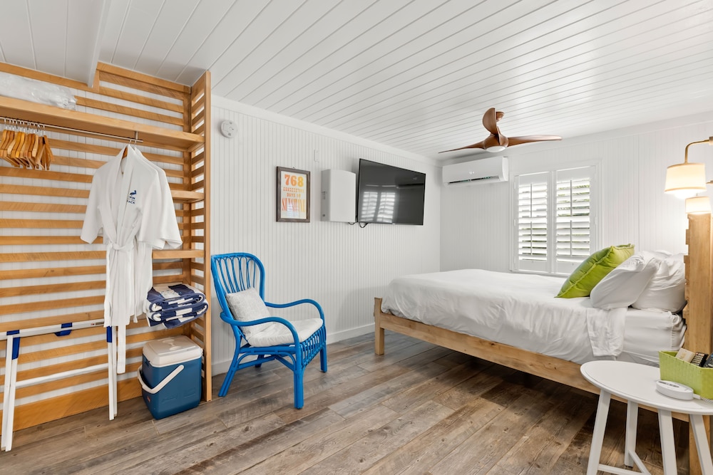Inn on the Beach - photo 8