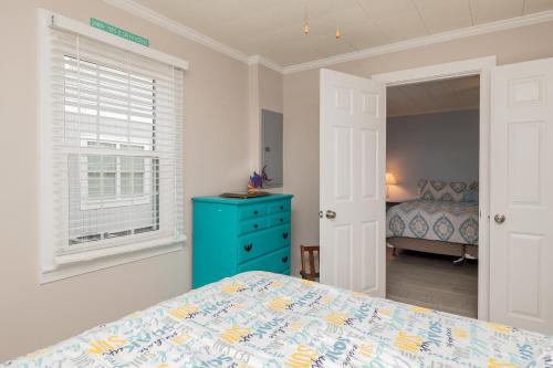 Bill's Place by Oak Island Accommodations - photo 4