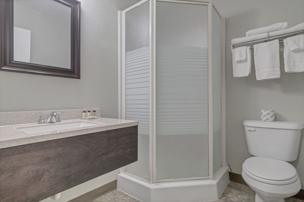 Capital O Hotel Richmond Hill Savannah area I 95 - photo 17