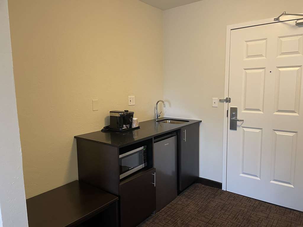 Suburban Studios Melbourne Airport - photo 16