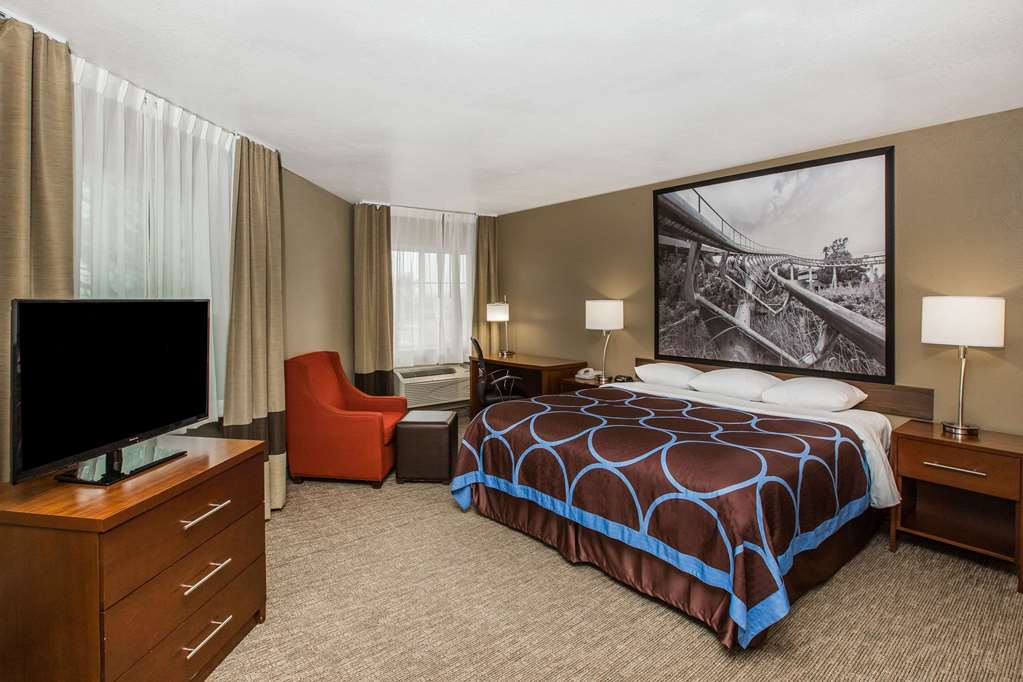 Super 8 by Wyndham Altoona - photo 13