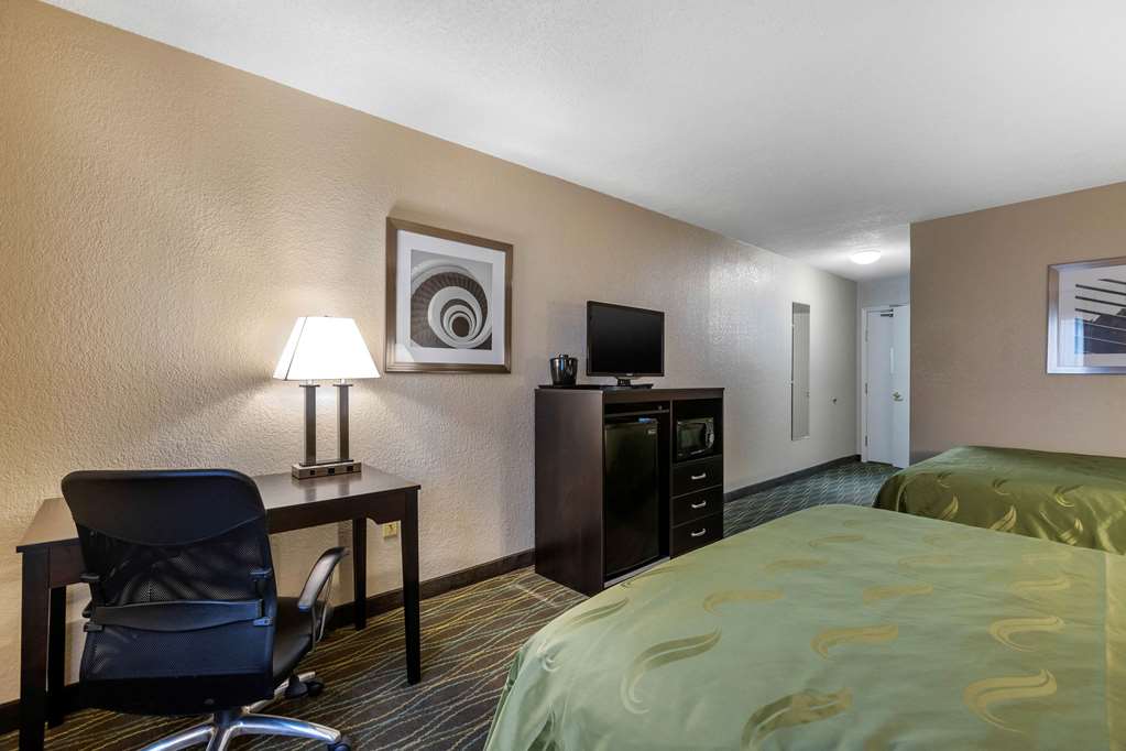 Quality Inn & Suites Des Moines Merle Hay Road - photo 7
