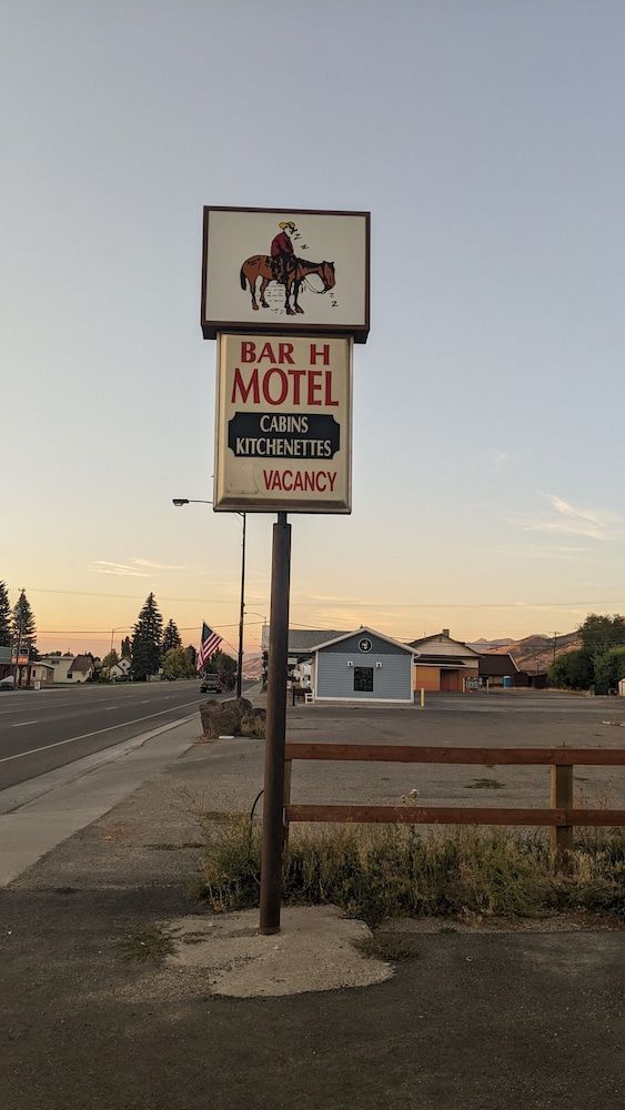 Bar H Motel - photo 10