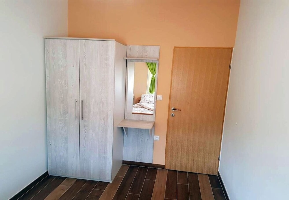 Tiho Nice View A3 kat II — hotel in Obrovac
