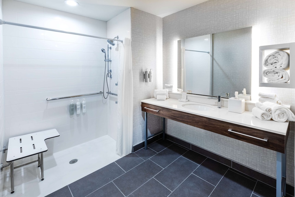 Hampton Inn & Suites by Hilton Canyon - photo 22