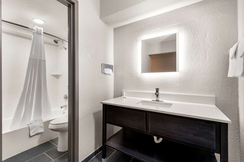 Clarion Pointe Rhinelander Downtown - photo 4