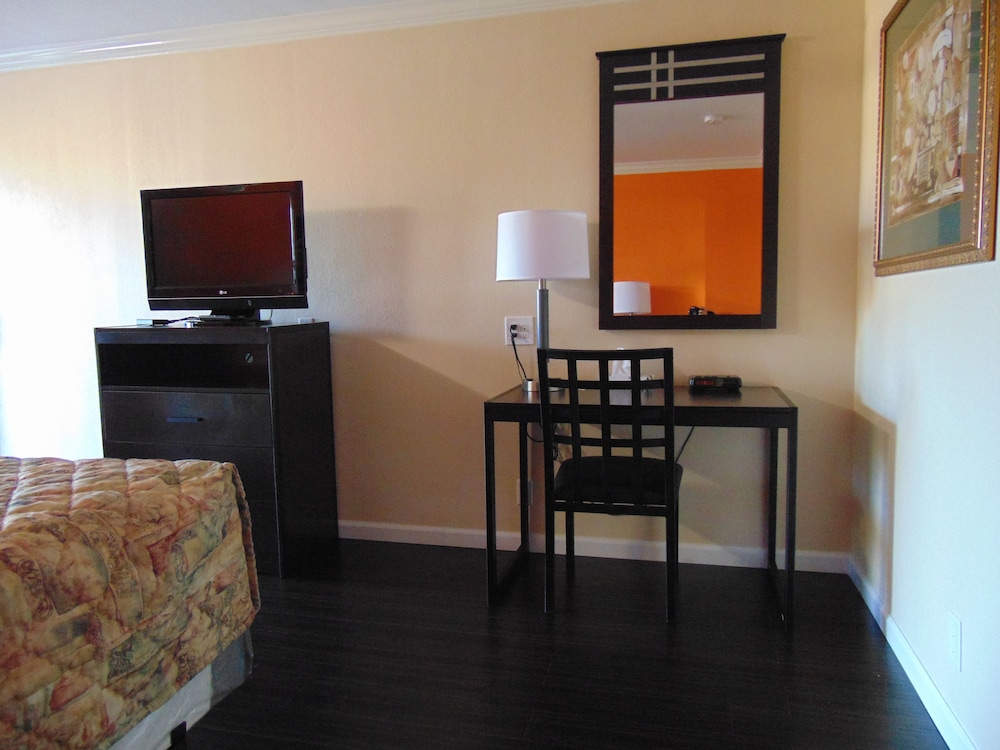 The Heart Of Texas Motel - photo 12