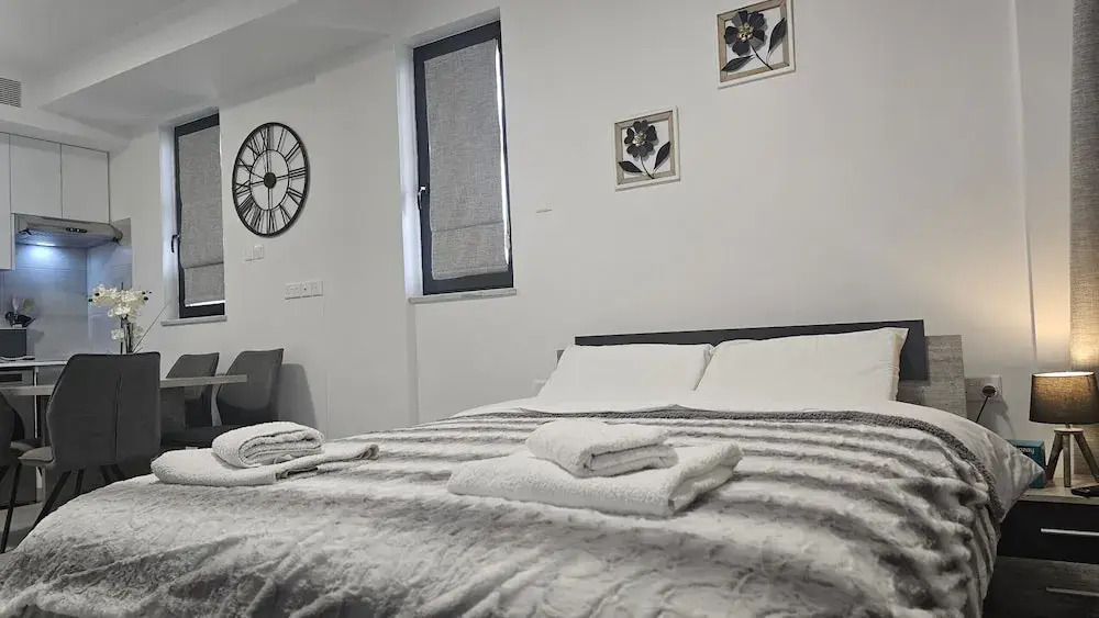 86 LCA Stay Mackenzie Beach Luxurious Studio