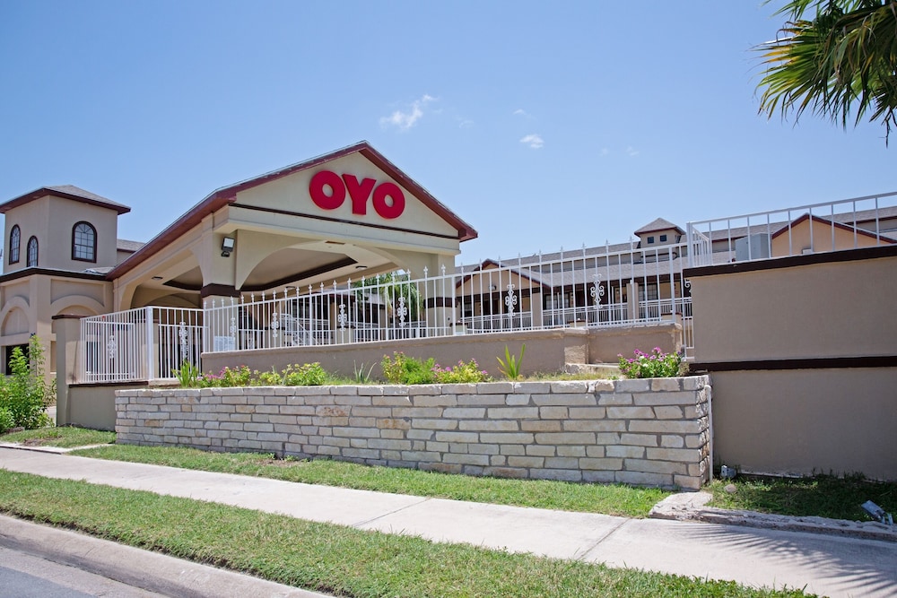 OYO Hotel McAllen Airport South - photo 74