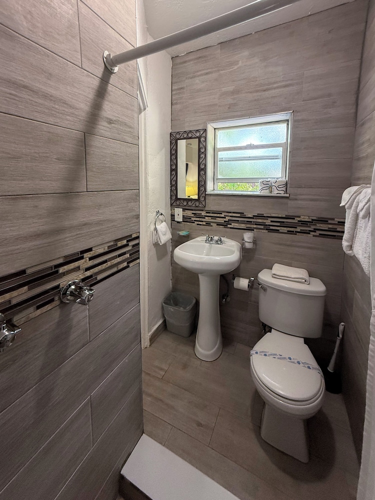 Richard's Motel Extended Stay - photo 101