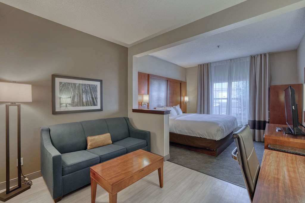 Comfort Suites Appleton Airport - photo 27