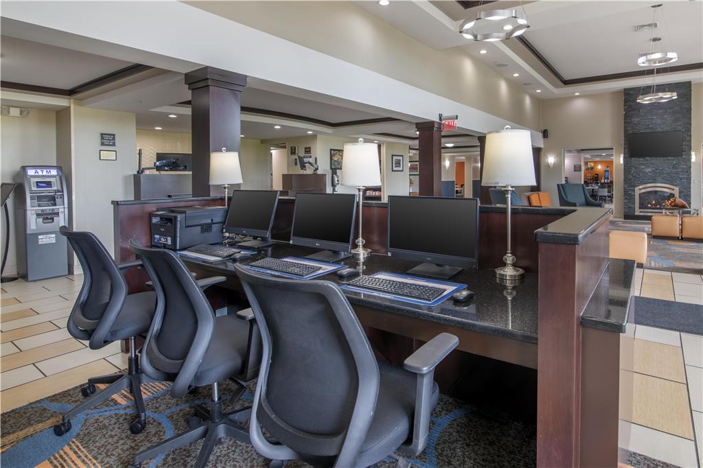 Best Western Plus Keene Hotel - photo 22