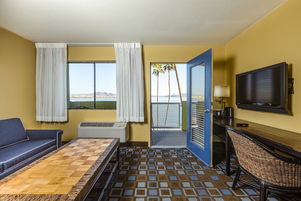 The Nautical Beachfront Resort - photo 10