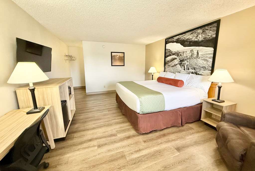Super 8 by Wyndham Salina Scenic Hills Area - photo 14