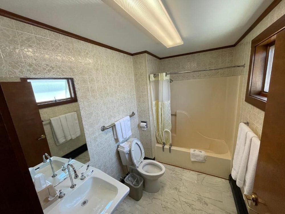 Belmont Motel - photo 19