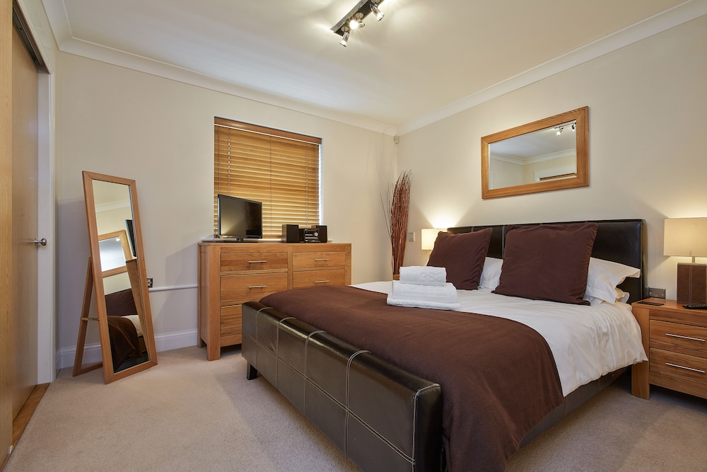 Jago Court — 4-Star Luxury Hotel in Newbury, United Kingdom