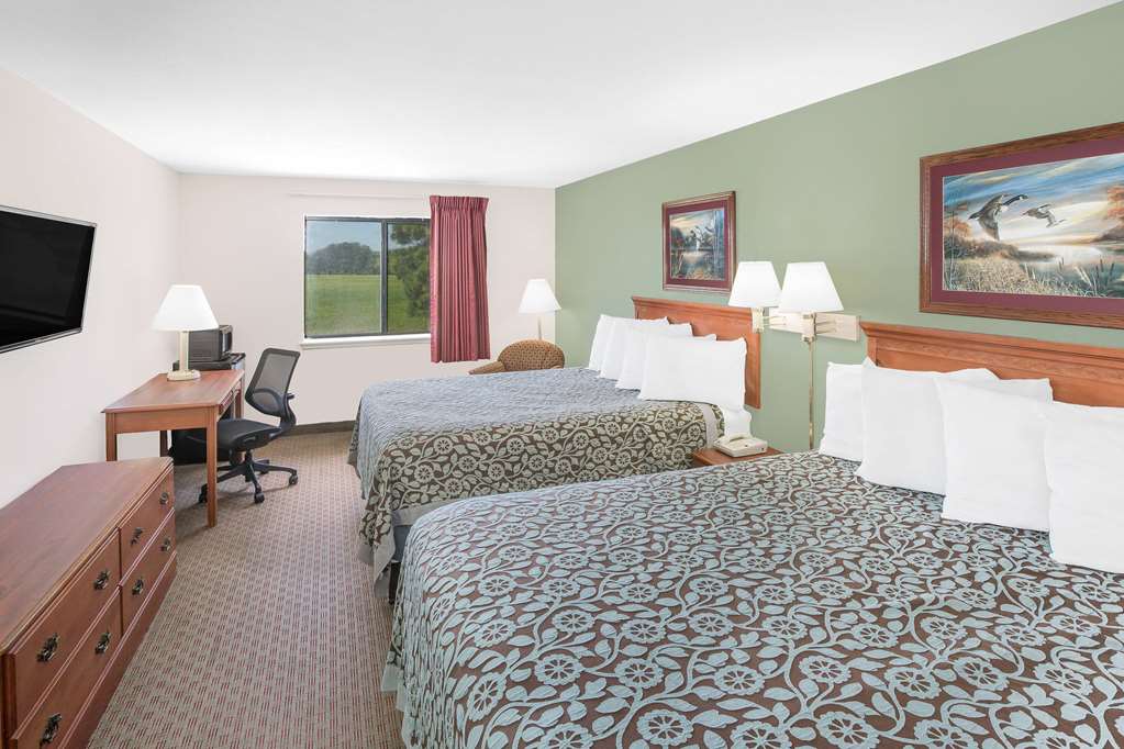 Days Inn & Suites by Wyndham Brinkley - photo 7