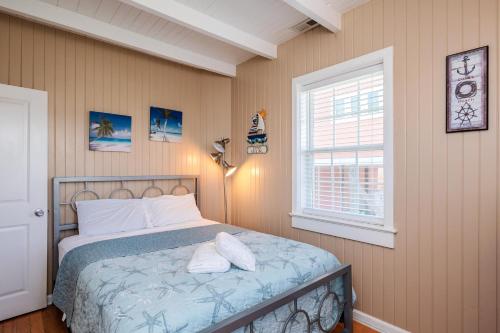 Coastal Breeze by Oak Island Accommodations - photo 22