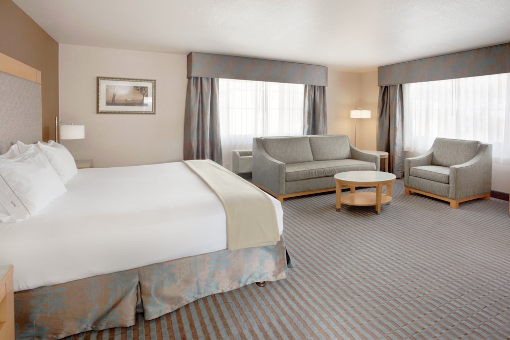 Holiday Inn Express Monterey Cannery Row by IHG - photo 8