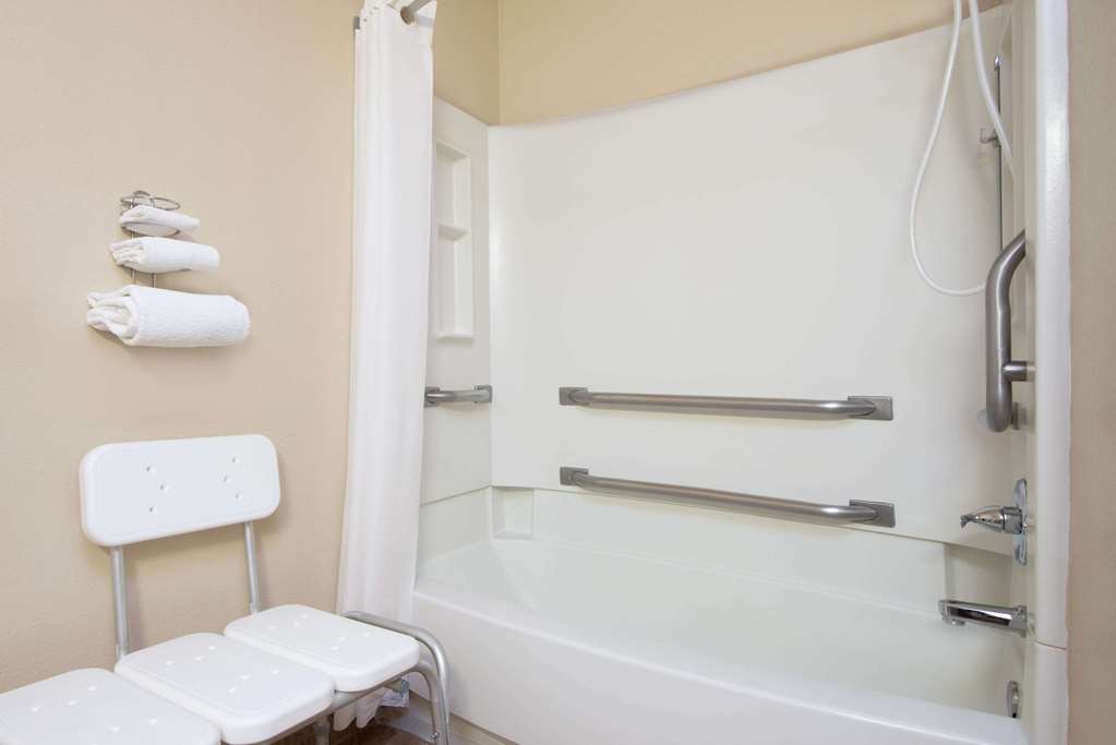 Super 8 by Wyndham Portales - photo 8