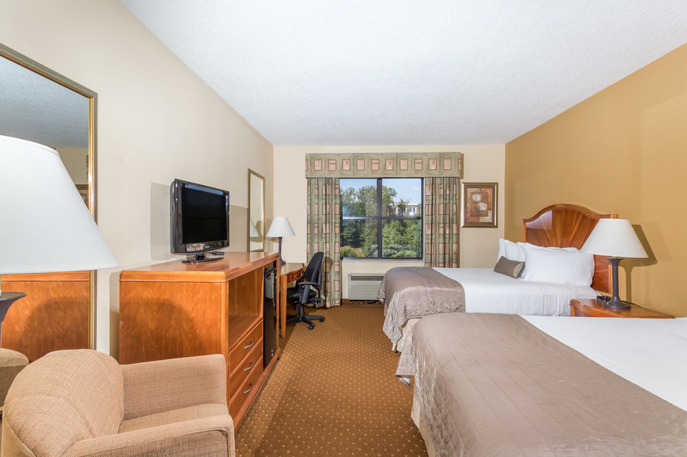 Howard Johnson Inn Asheville Biltmore - photo 17