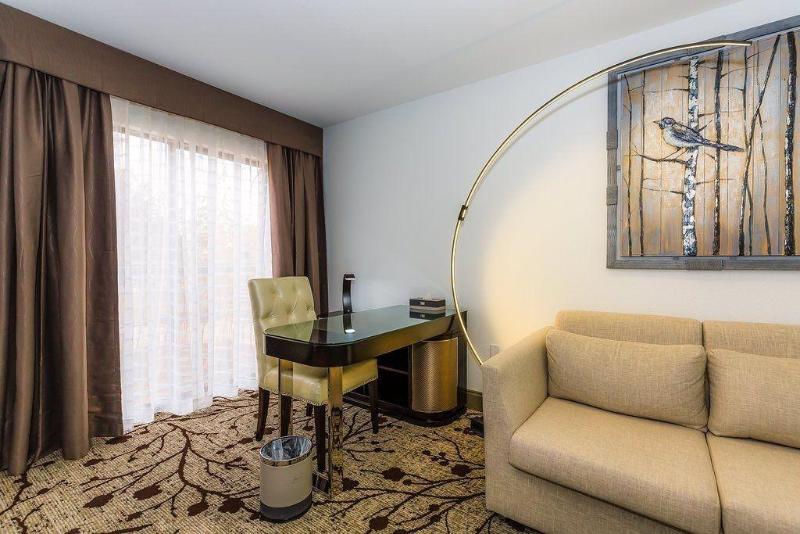 Regalia Hotel & Conference Center - photo 52