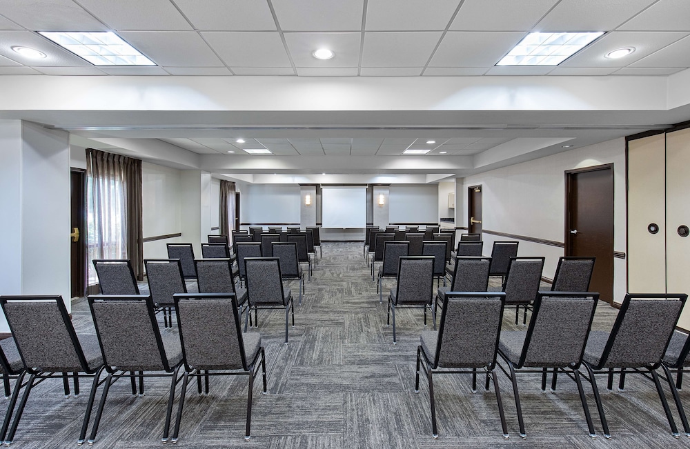 Hyatt Place Louisville East - photo 47