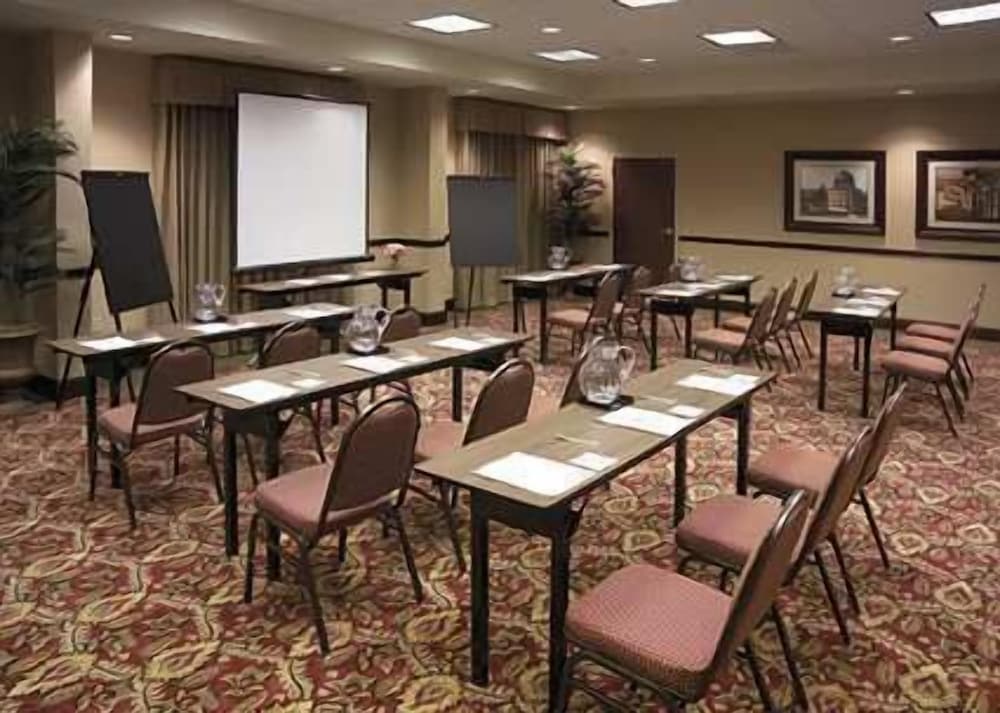 Hampton Inn Schenectady Downtown - photo 38