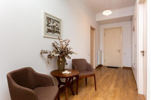 Super Cozy 2BR Apartment In Vake By Wehost