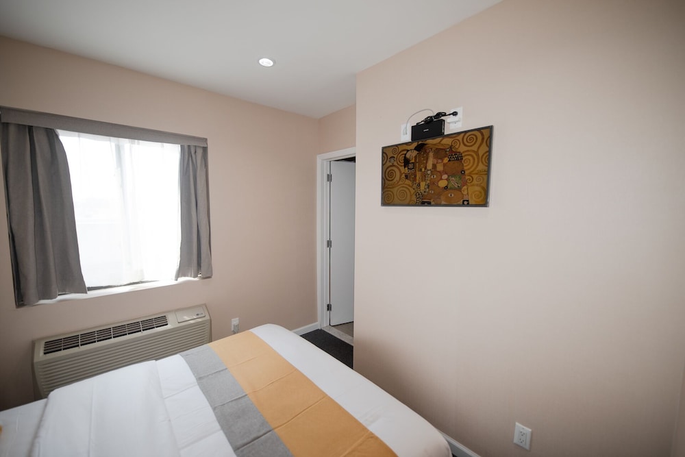 Flushing Garden Hotel - photo 14
