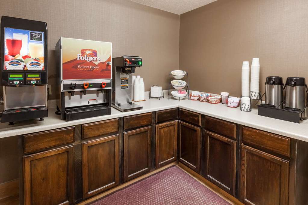 Baymont by Wyndham Gaylord - photo 16
