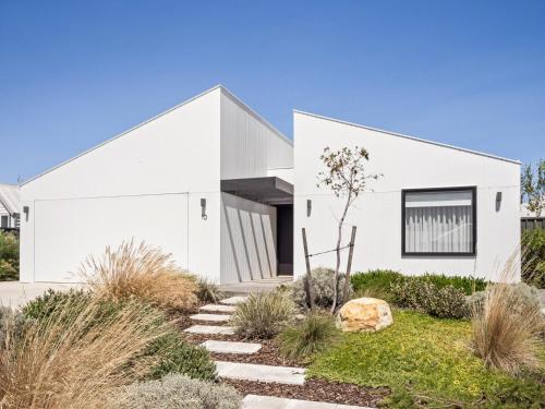 Amila central location with designed spaces in Dunsborough, Australia