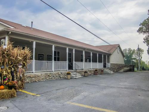 Appalachian Camping Resort Cottage 1 - photo 9