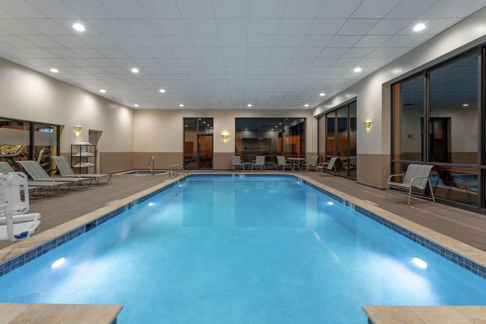 Hampton Inn Bedford - photo 29