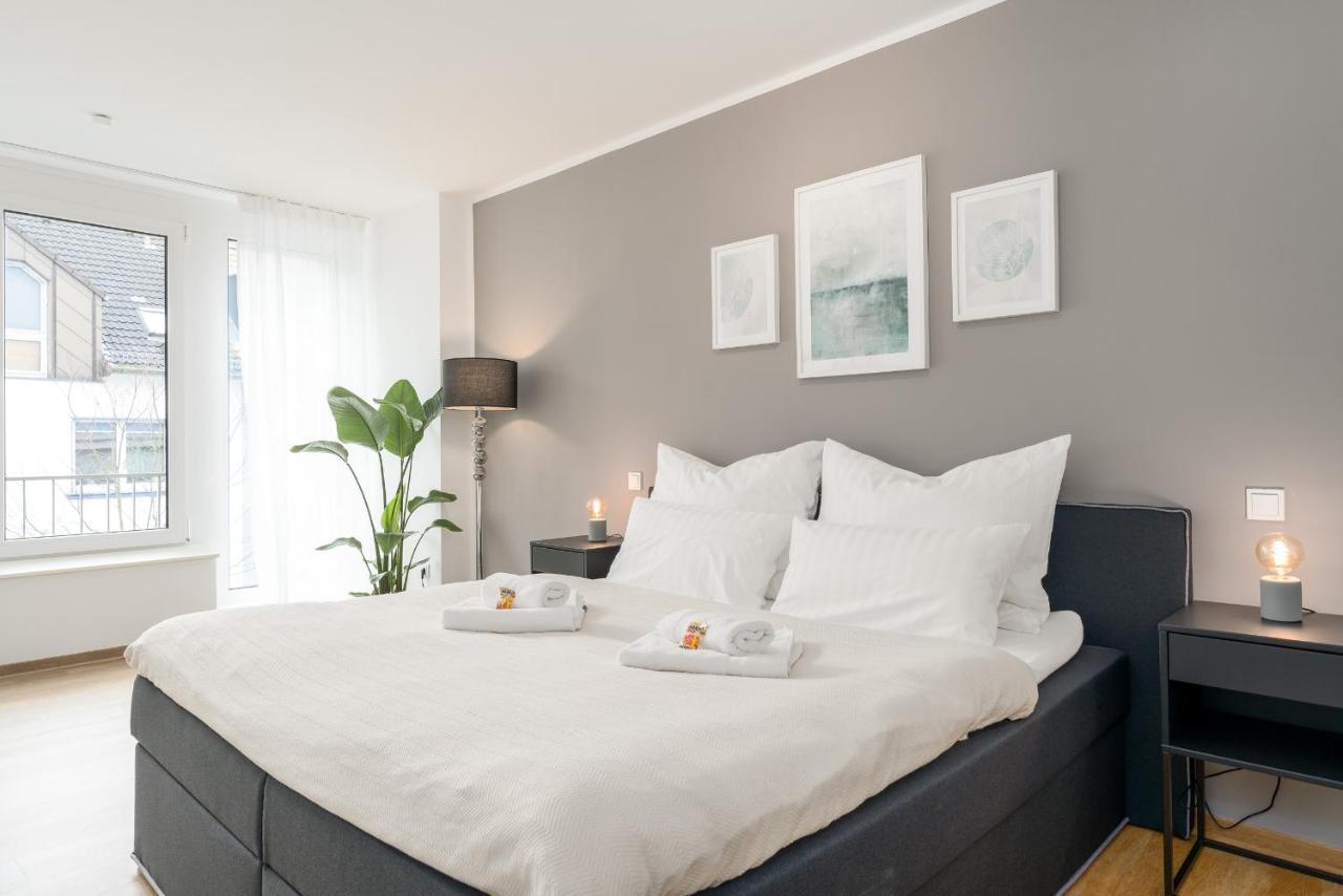 Shiny Homes City Center With Parking Place — 4-Star Luxury Hotel in Guetersloh, Germany