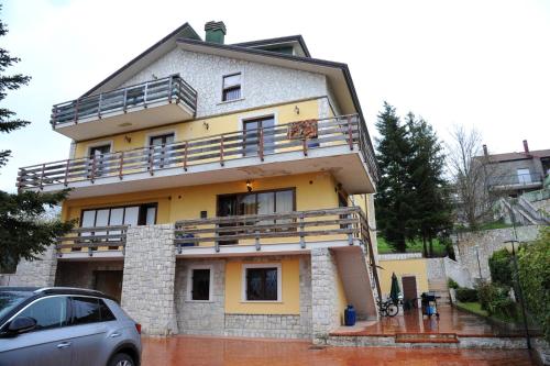 Residence La Villa — 4-Star Luxury Hotel in Castel Di Sangro, Italy