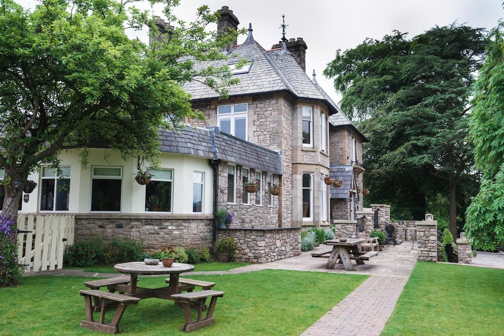 Romneys Apartments & Suites — 4-Star Luxury Hotel in Kendal, United Kingdom