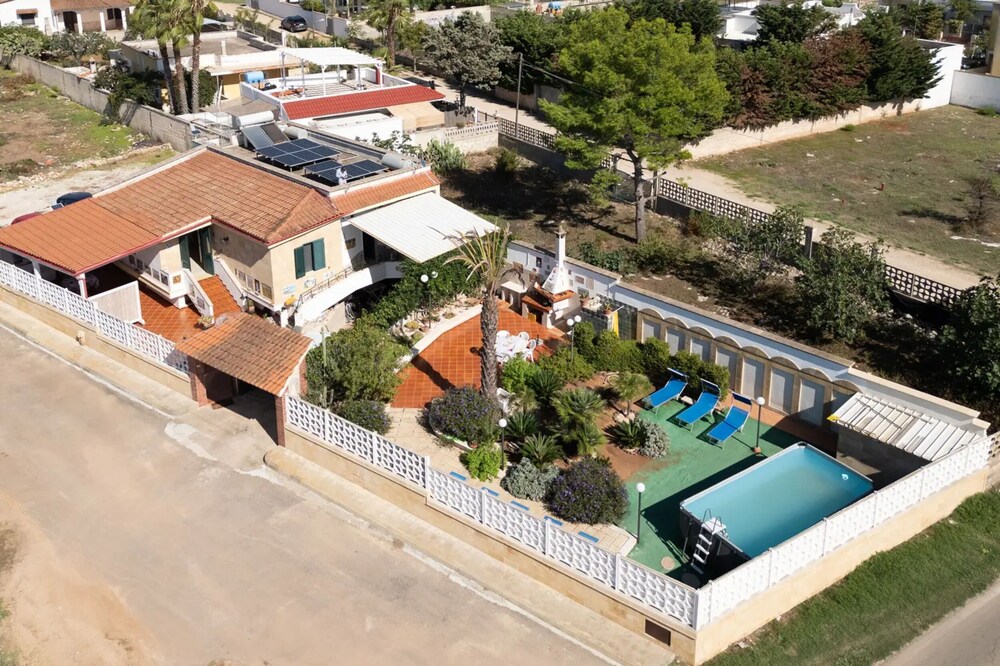 Sea Coral Apartment In Porto Cesareo — 4-Star Luxury Hotel in Porto Cesareo, Italy