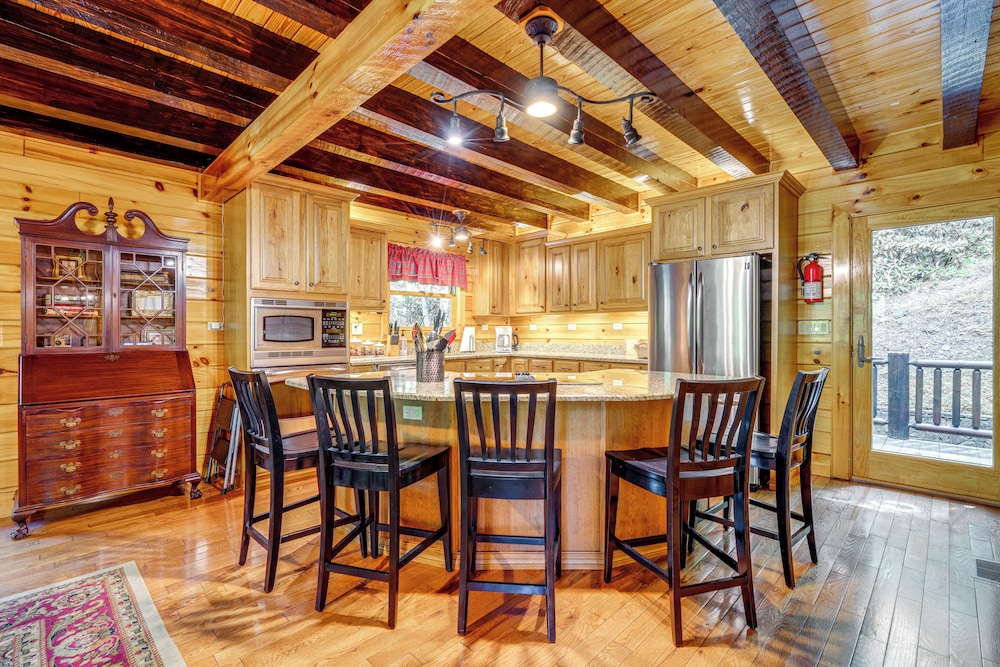 Hike Fish and Golf Burnsville Retreat with Deck — Burnsville — photo 5