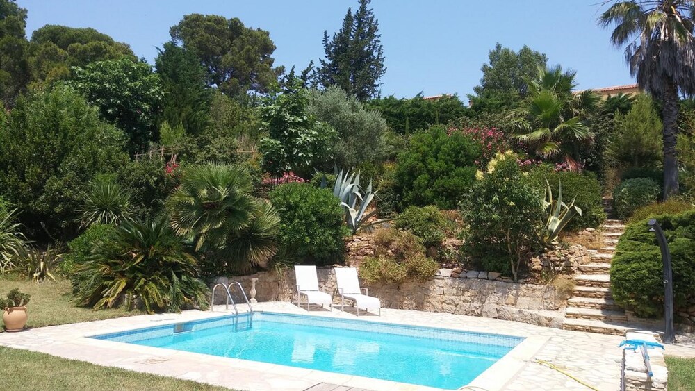 Le Clos Fleuri - carbon neutral hotel in Narbonne