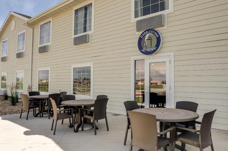 Cobblestone Inn & Suites Eaton - photo 51