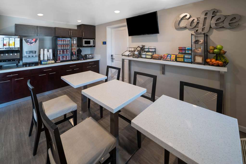 Days Inn by Wyndham Galt Elk Grove South - photo 22