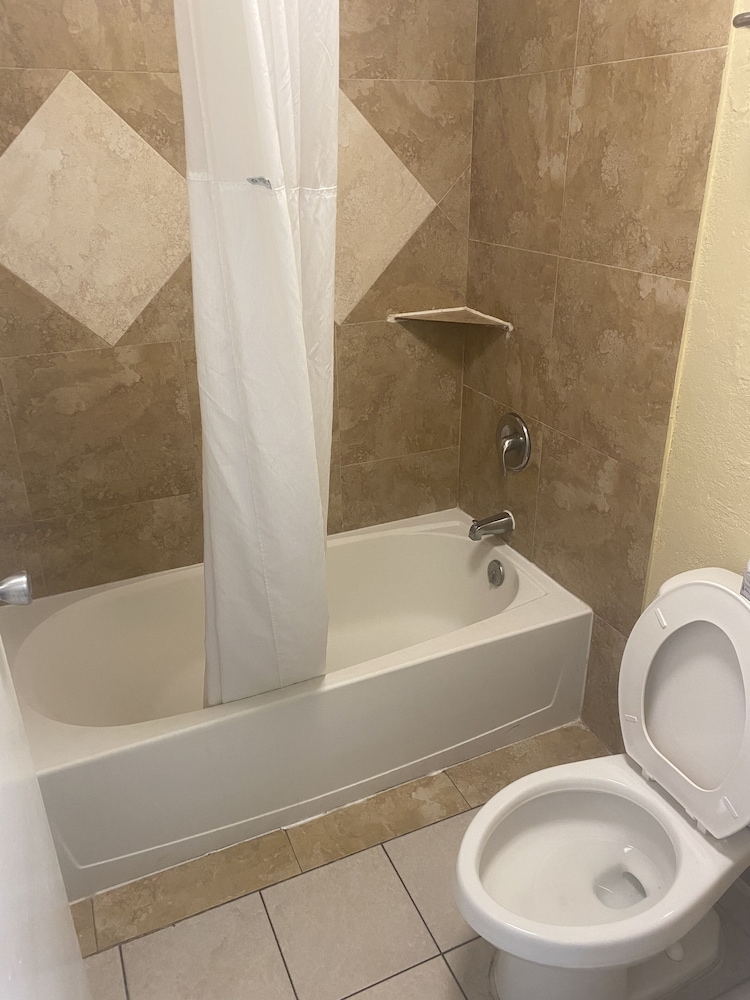 Days Inn by Wyndham Orlando Downtown - photo 28