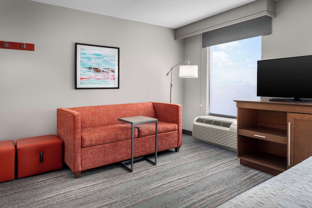Hampton Inn & Suites Lake Mary At Colonial Townpark - photo 12