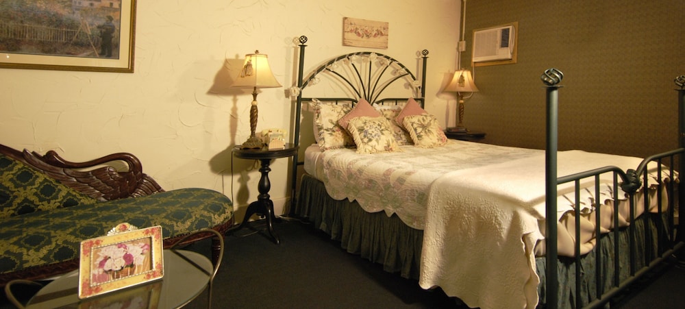 Wrens Nest Inn - photo 4