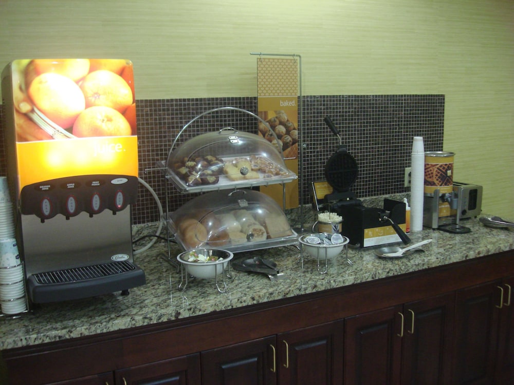 Hampton Inn Atlanta Fairburn - photo 47