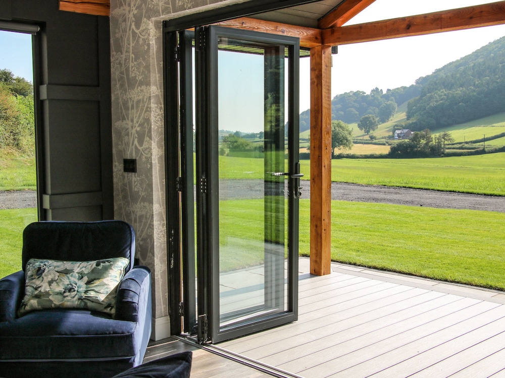 Meadow View — 4-Star Luxury Hotel in None, United Kingdom