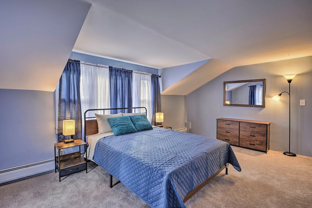 Spacious Home By Finger Lakes And Watkins Glen 17922208 — Hector